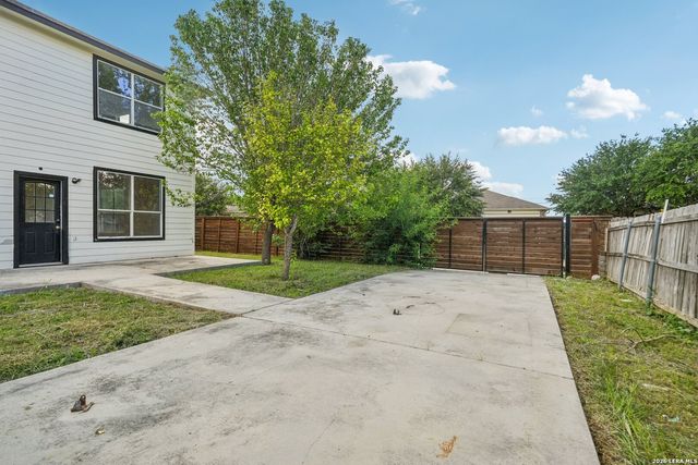 3410 ROB ROY ST, Seguin, TX 78155