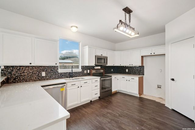 3410 ROB ROY ST, Seguin, TX 78155
