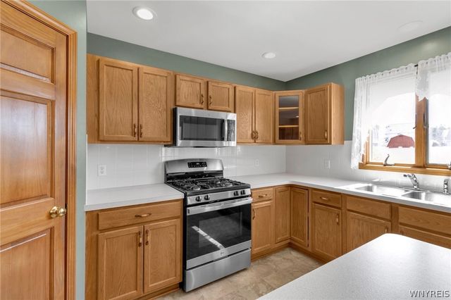 35 Sagebrush Lane, Lancaster, NY 14086