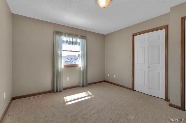 35 Sagebrush Lane, Lancaster, NY 14086