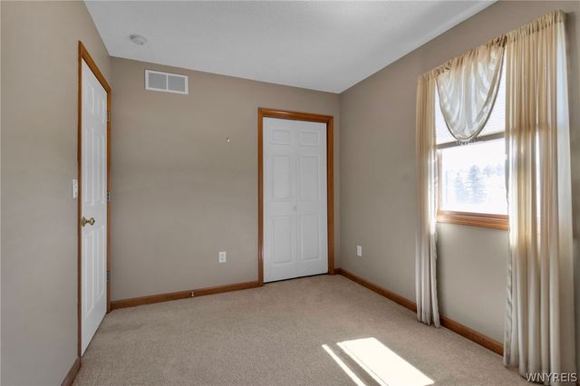 35 Sagebrush Lane, Lancaster, NY 14086