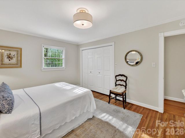 2818 Hinsdale Street, Charlotte, NC 28210