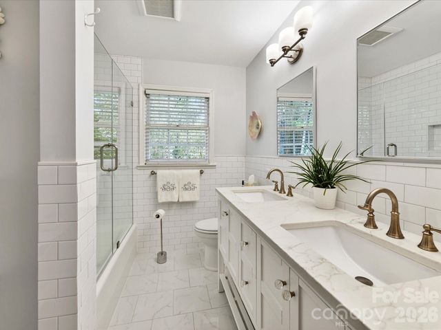 2818 Hinsdale Street, Charlotte, NC 28210