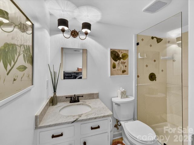 2818 Hinsdale Street, Charlotte, NC 28210