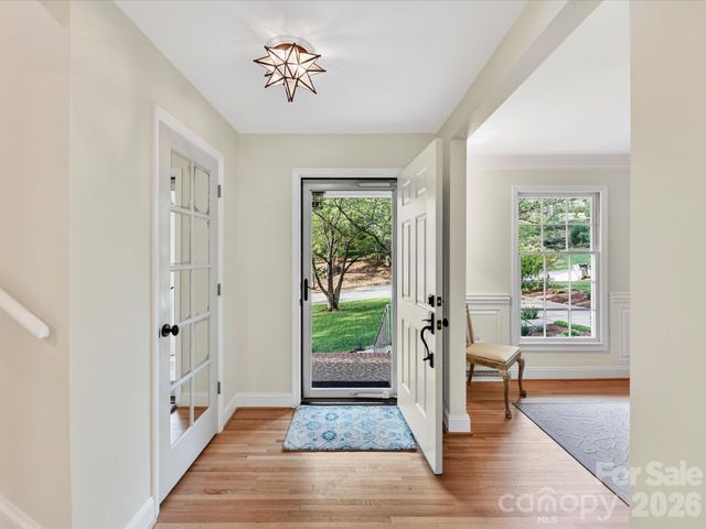 2818 Hinsdale Street, Charlotte, NC 28210