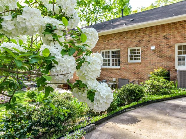 2818 Hinsdale Street, Charlotte, NC 28210