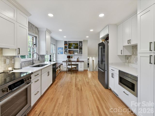 2818 Hinsdale Street, Charlotte, NC 28210