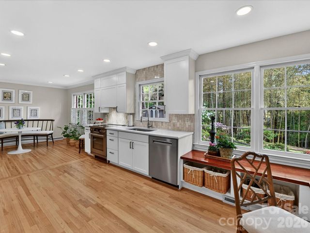 2818 Hinsdale Street, Charlotte, NC 28210