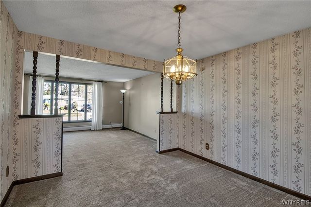 4 Windtree Lane, West Seneca, NY 14224