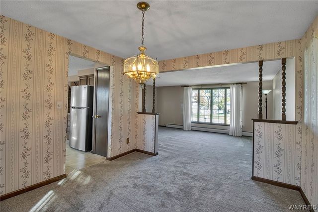 4 Windtree Lane, West Seneca, NY 14224