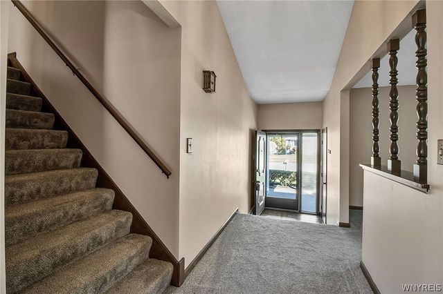 4 Windtree Lane, West Seneca, NY 14224