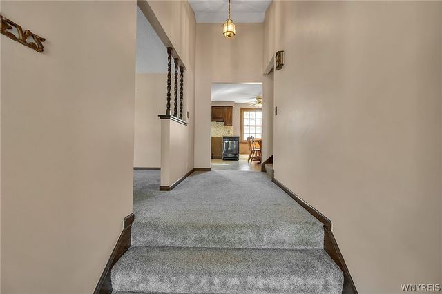 4 Windtree Lane, West Seneca, NY 14224