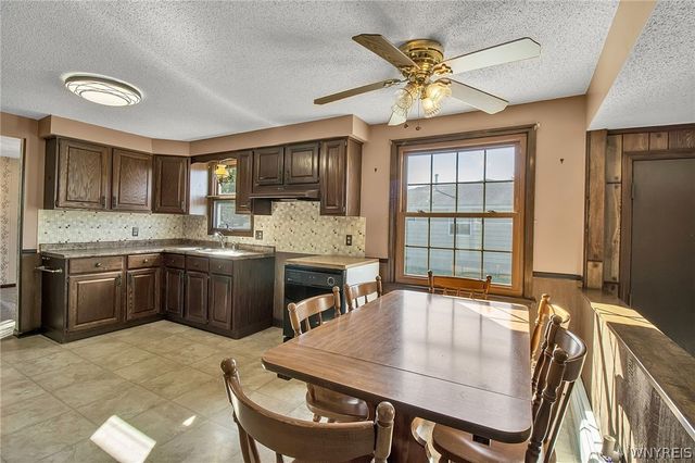 4 Windtree Lane, West Seneca, NY 14224
