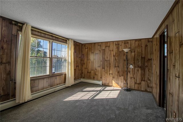 4 Windtree Lane, West Seneca, NY 14224