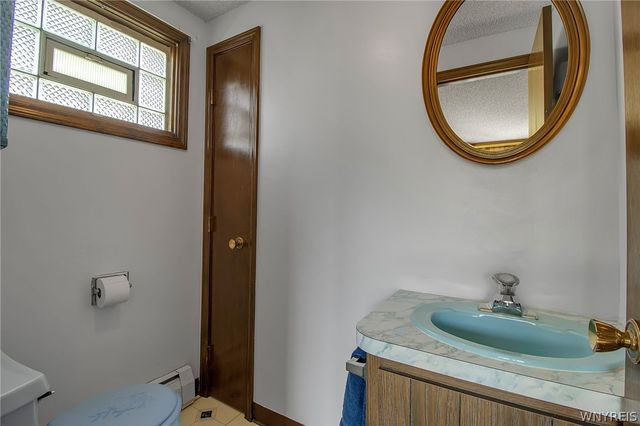 4 Windtree Lane, West Seneca, NY 14224