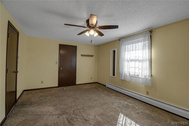 4 Windtree Lane, West Seneca, NY 14224