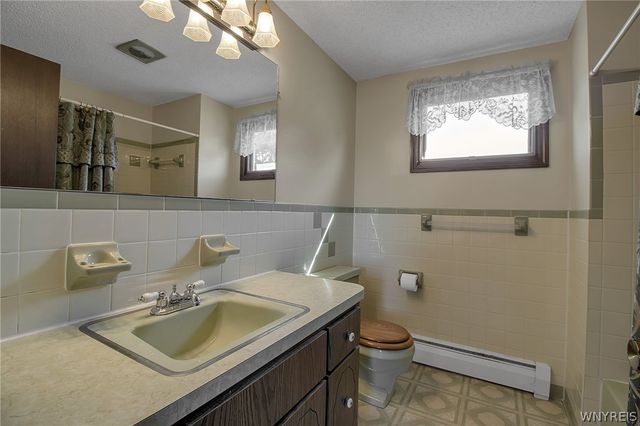 4 Windtree Lane, West Seneca, NY 14224