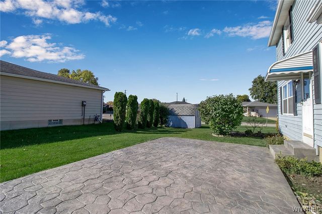 4 Windtree Lane, West Seneca, NY 14224