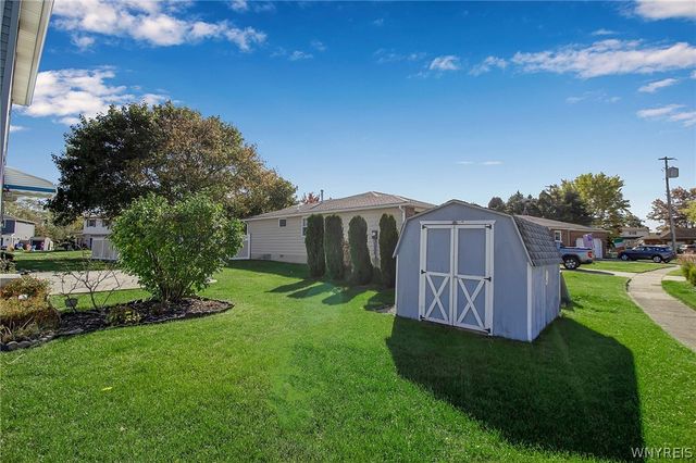 4 Windtree Lane, West Seneca, NY 14224