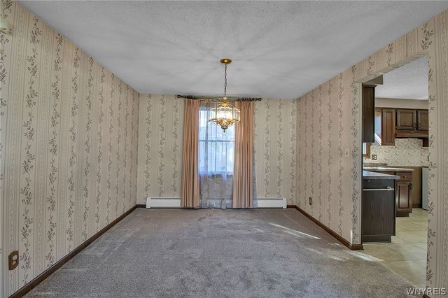 4 Windtree Lane, West Seneca, NY 14224