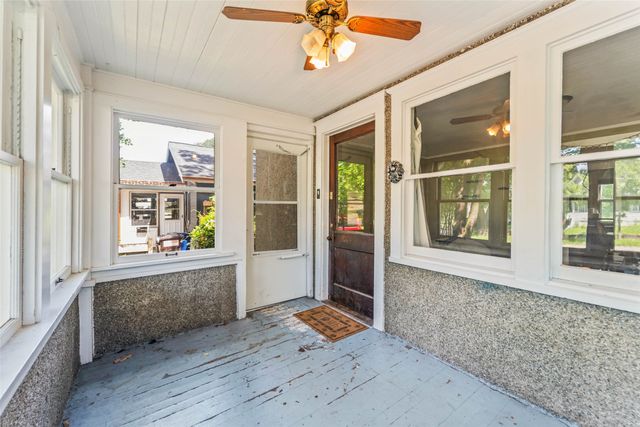 2912 Wood Street, Ames, IA 50014