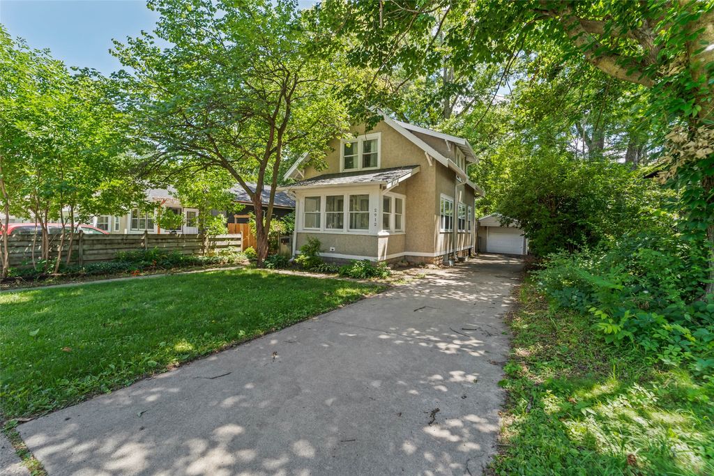 2912 Wood Street, Ames, IA 50014