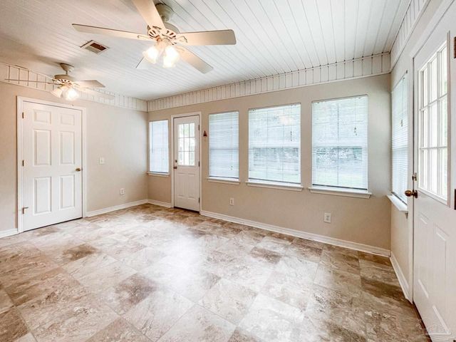 2533 Jibe Dr, Pensacola, FL 32507