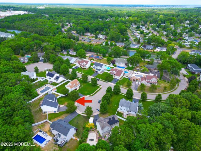 144 Lakeview Court, Toms River, NJ 08753