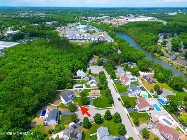 144 Lakeview Court, Toms River, NJ 08753