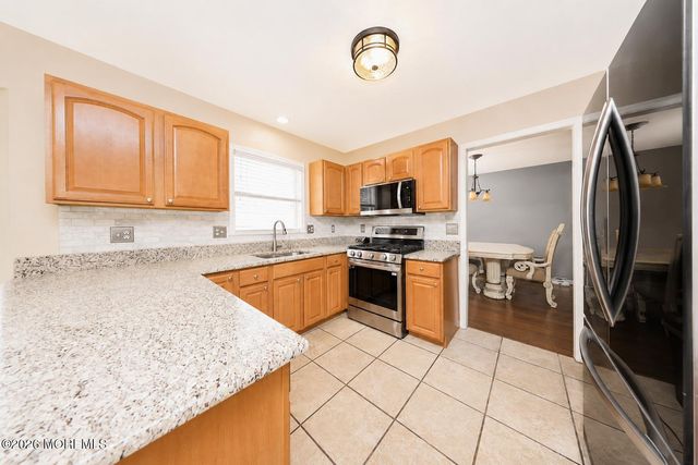 144 Lakeview Court, Toms River, NJ 08753