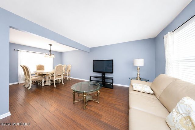 144 Lakeview Court, Toms River, NJ 08753