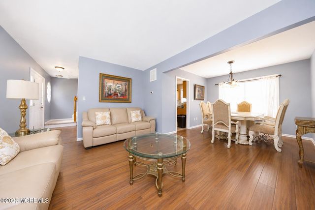 144 Lakeview Court, Toms River, NJ 08753