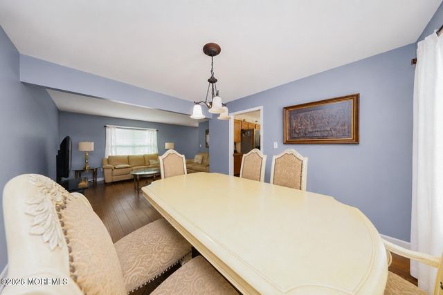 144 Lakeview Court, Toms River, NJ 08753