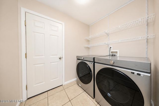 144 Lakeview Court, Toms River, NJ 08753