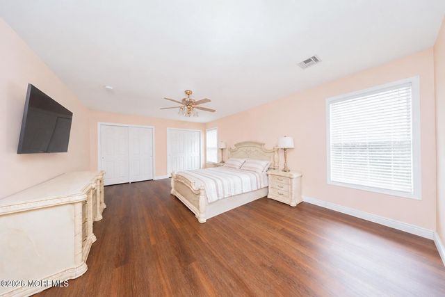 144 Lakeview Court, Toms River, NJ 08753