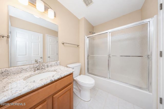 144 Lakeview Court, Toms River, NJ 08753