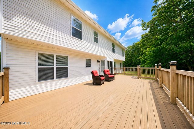 144 Lakeview Court, Toms River, NJ 08753