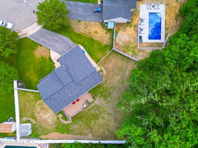 144 Lakeview Court, Toms River, NJ 08753