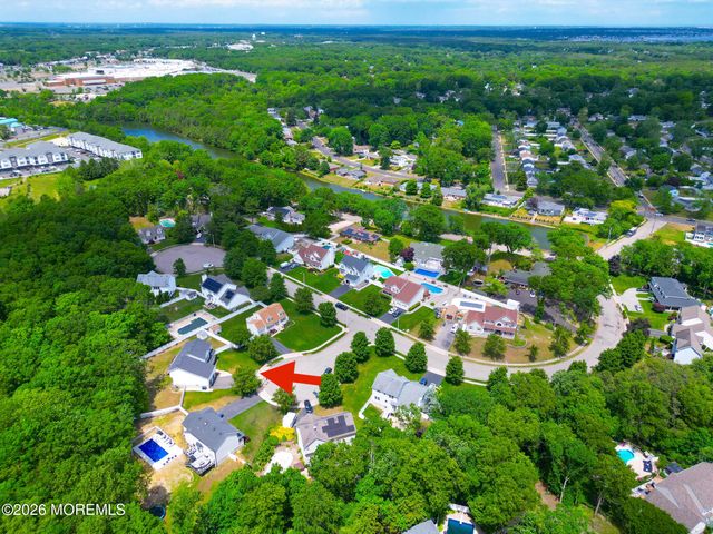 144 Lakeview Court, Toms River, NJ 08753