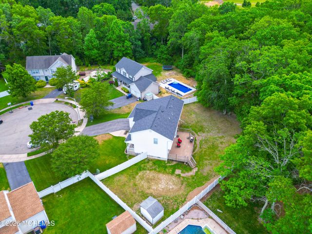 144 Lakeview Court, Toms River, NJ 08753