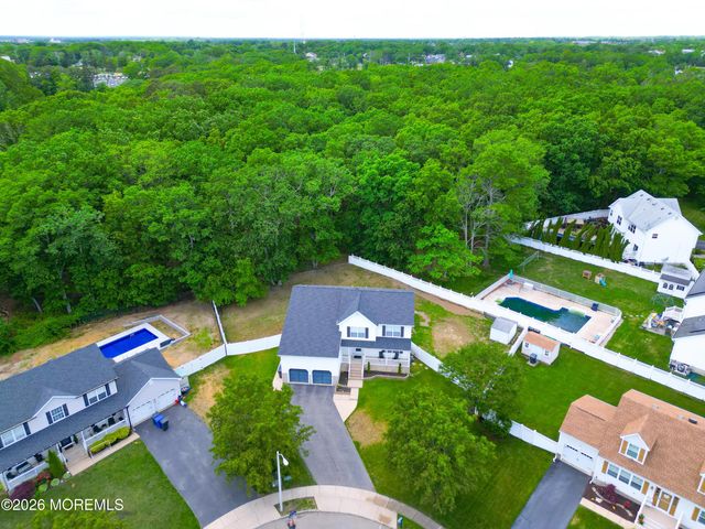 144 Lakeview Court, Toms River, NJ 08753