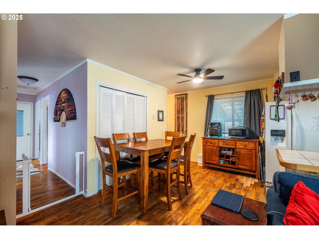 610 PARK Ave, Lakeside, OR 97449