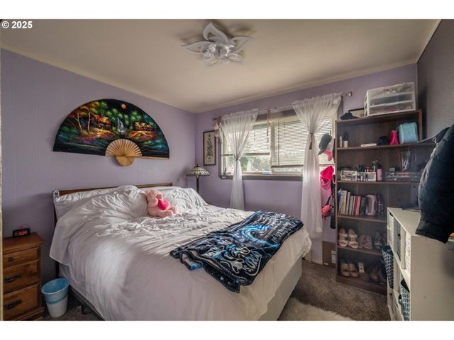 610 PARK Ave, Lakeside, OR 97449