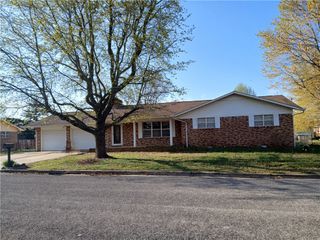1003 Freeman Avenue, Berryville, AR 72616