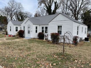 810 N High St, Winchester, TN 37398