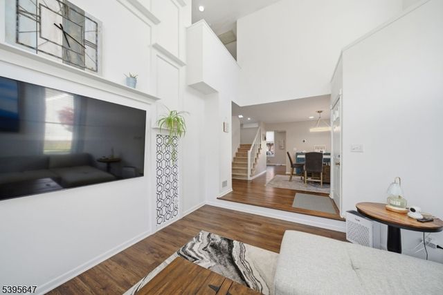 12 Meadow Pond Rd, Hardyston Twp., NJ 07419