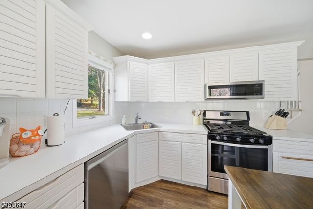 12 Meadow Pond Rd, Hardyston Twp., NJ 07419