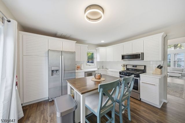 12 Meadow Pond Rd, Hardyston Twp., NJ 07419