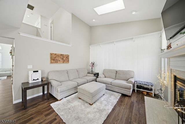 12 Meadow Pond Rd, Hardyston Twp., NJ 07419