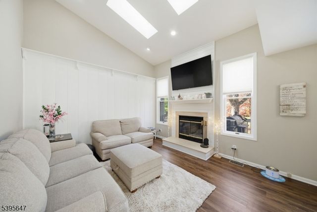 12 Meadow Pond Rd, Hardyston Twp., NJ 07419